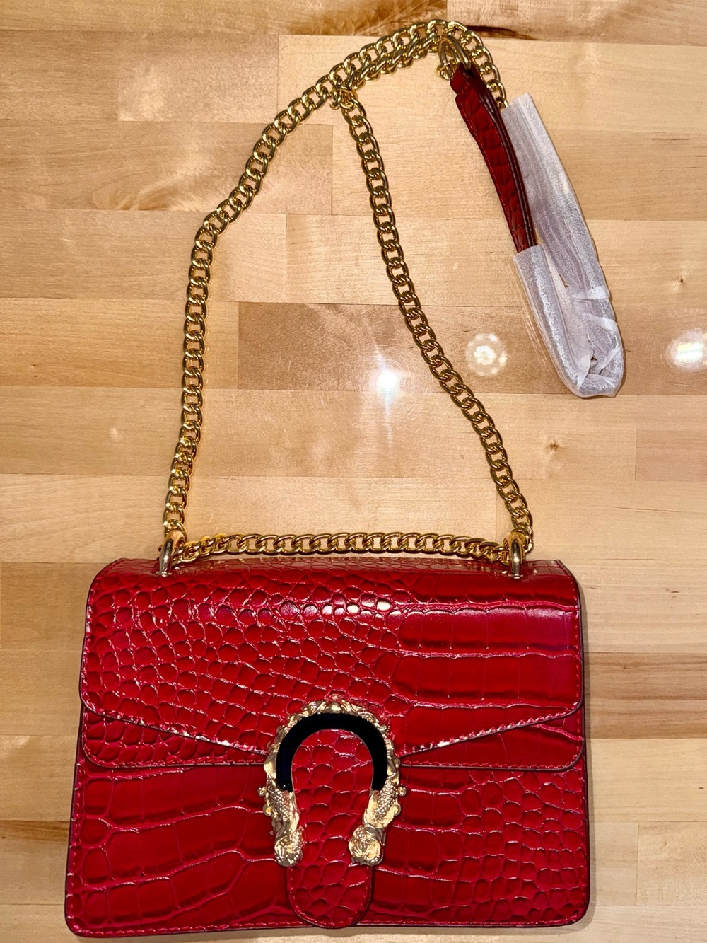 Red Croc-Embossed Chain Strap Shoulder Bag with Gold Hardware